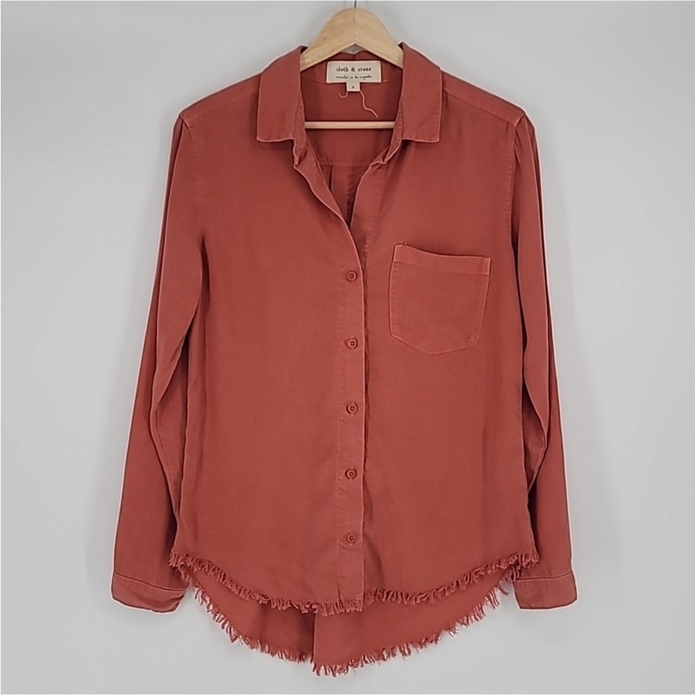Anthropologie Cloth & Stone Coral Button Down Blouse With Frayed Hem Size Large